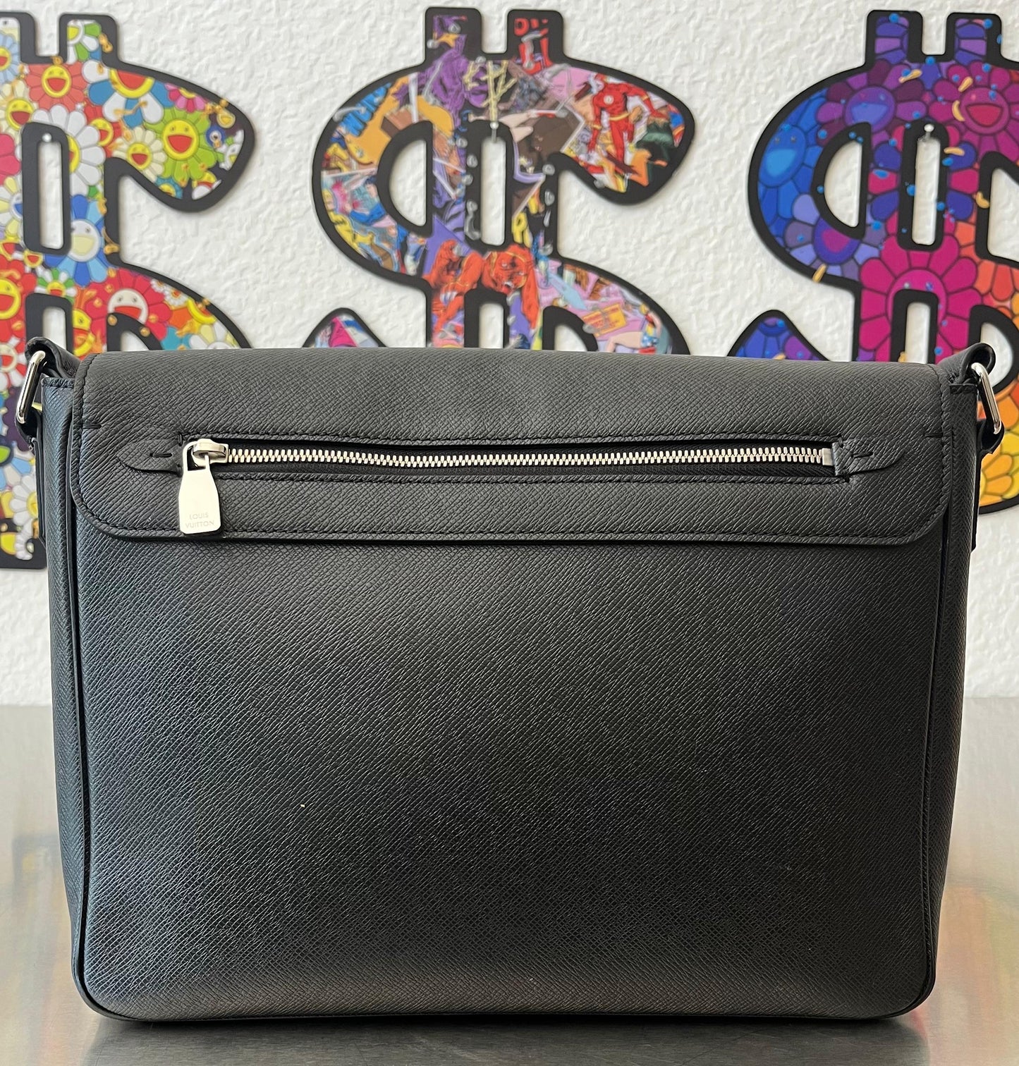 Louis Vuitton Roman MM Taiga Messenger