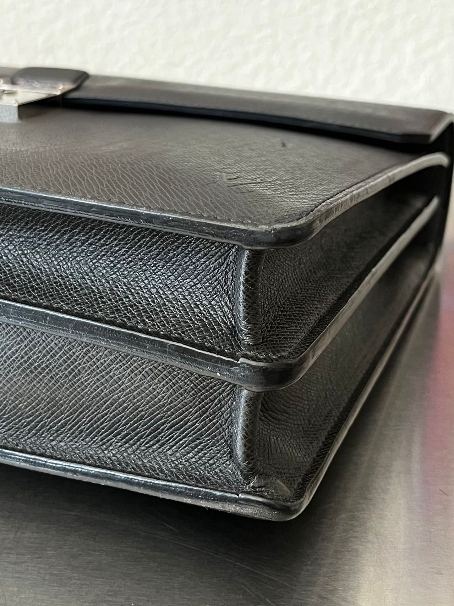 Louis Vuitton Neo Robusto 2 Taiga