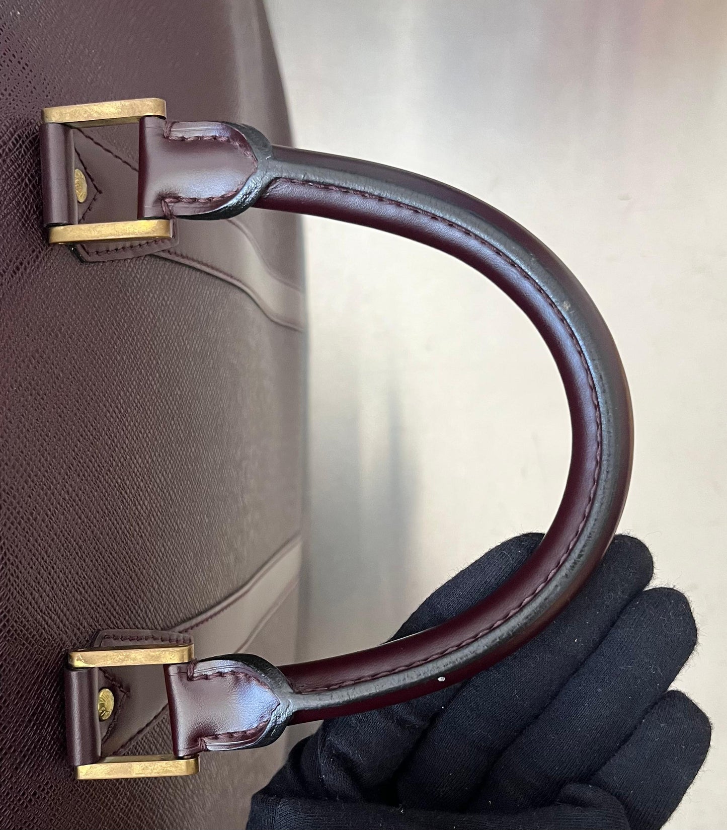 Louis Vuitton Helanga Taiga
