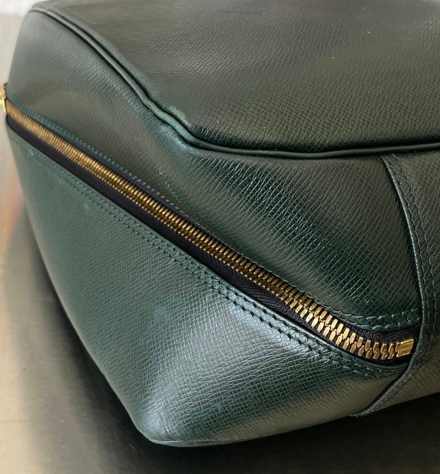 Louis Vuitton Helanga Taiga