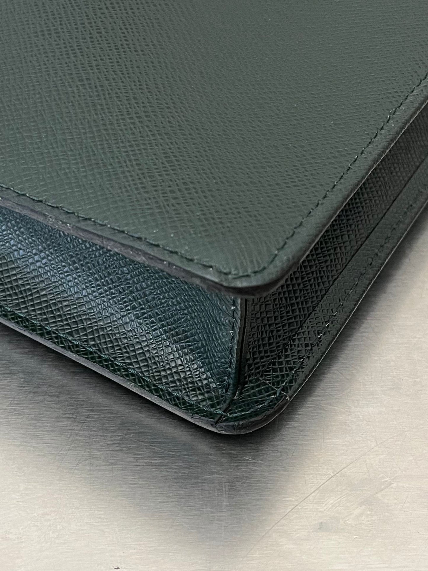 Louis Vuitton Serviette Kourad