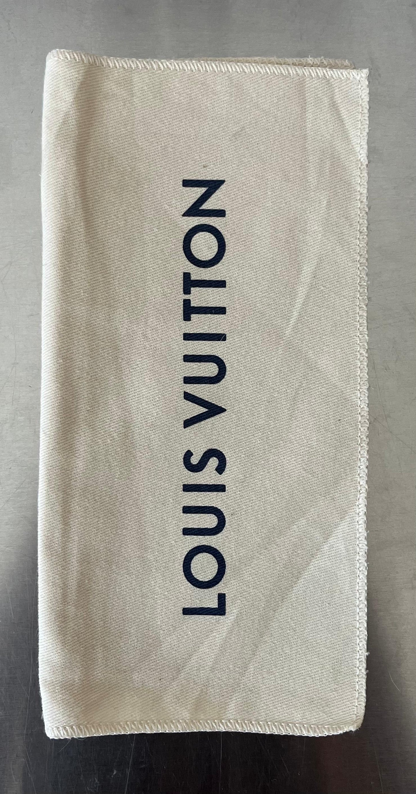 Louis Vuitton Amelia Mahina Leder