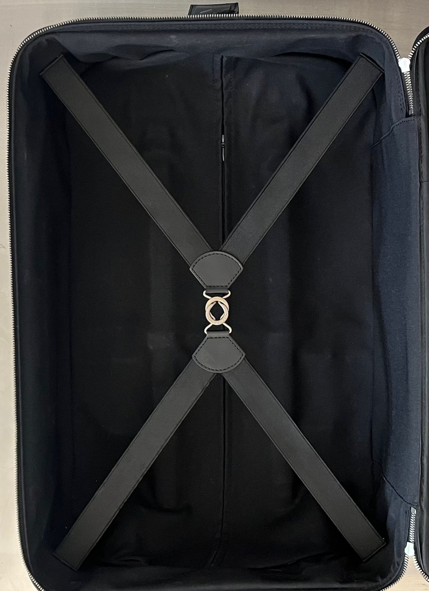 Louis Vuitton Pegase 60 Taiga