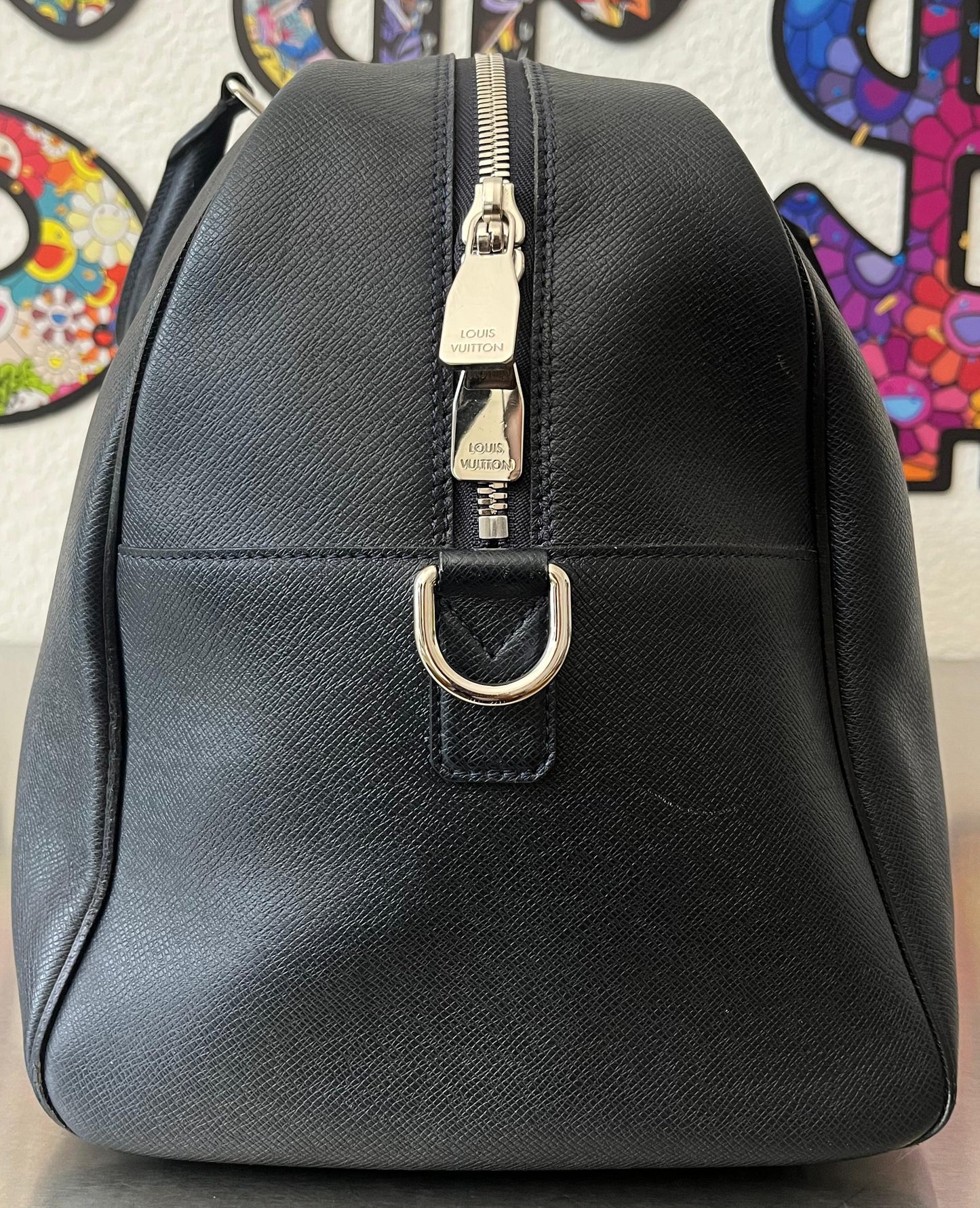 Louis Vuitton Neo Kendall Taiga Leder (dunkelblau)