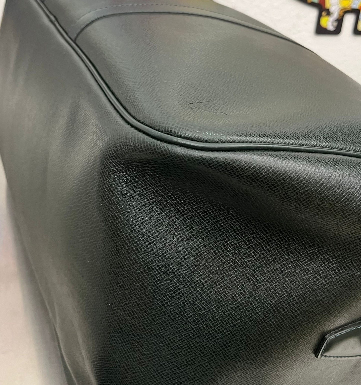 Louis Vuitton Kendall GM Taiga Leder