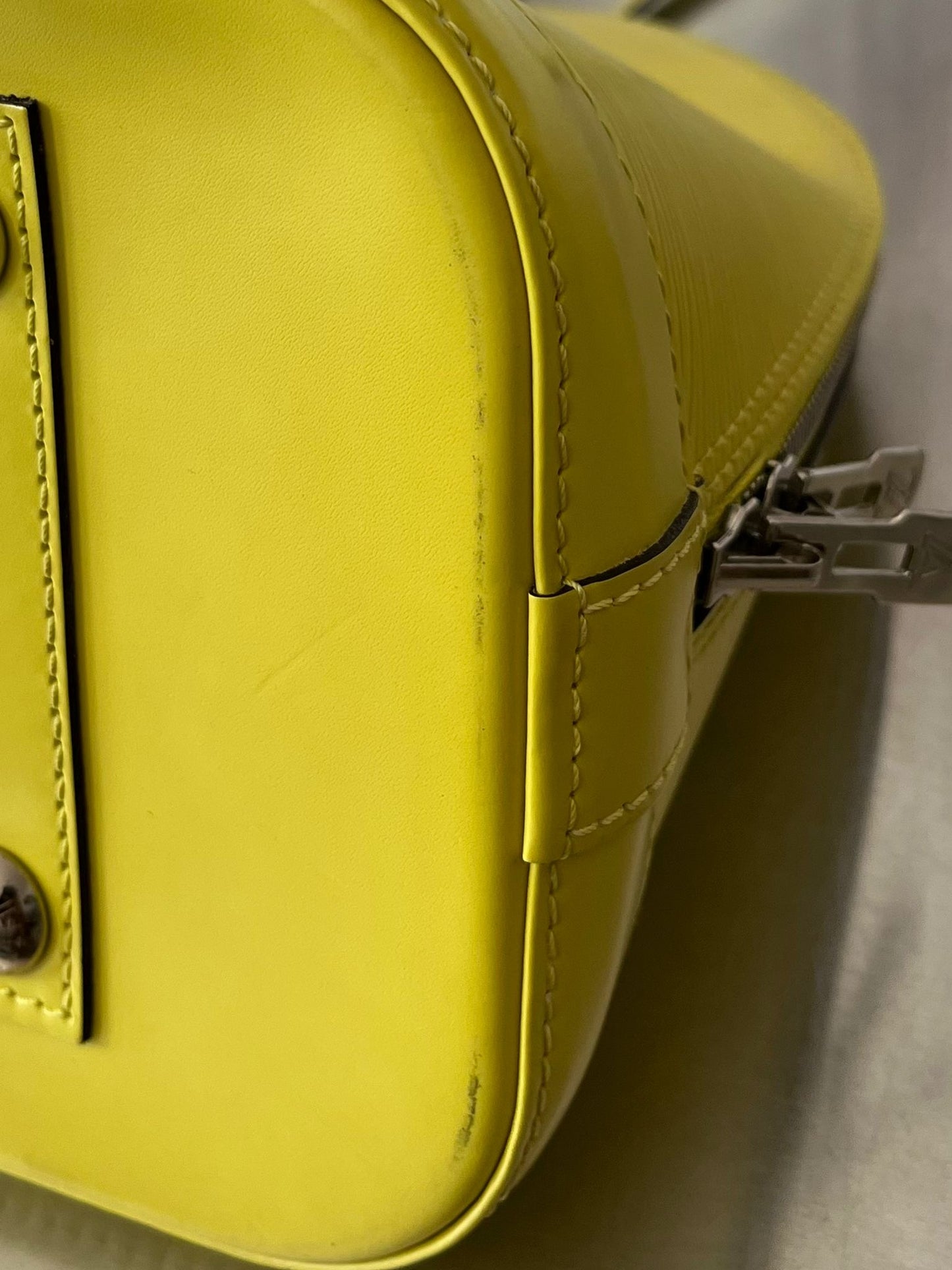 Louis Vuitton Alma PM Epi