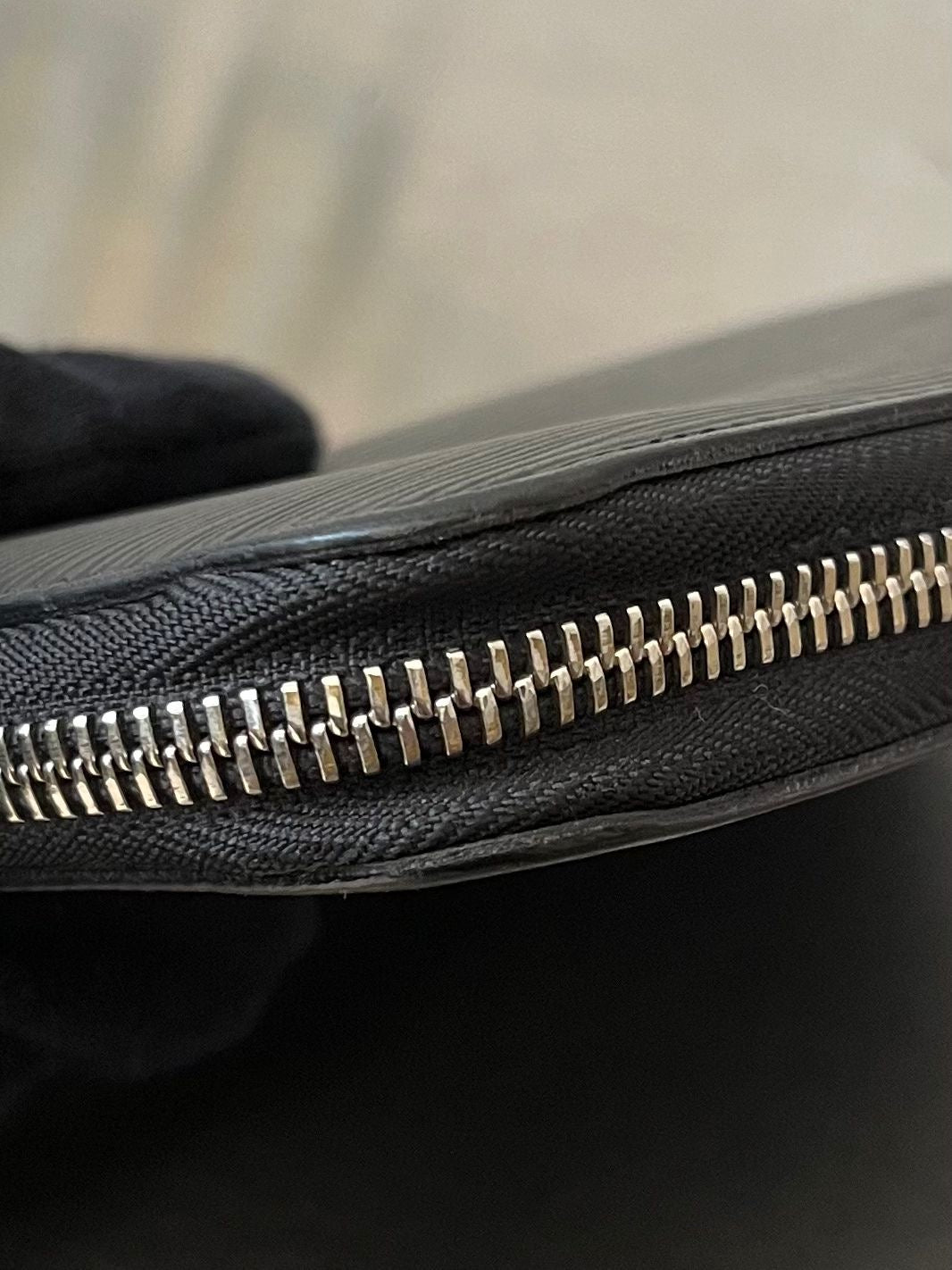 Louis Vuitton Zippy Organizer Epi