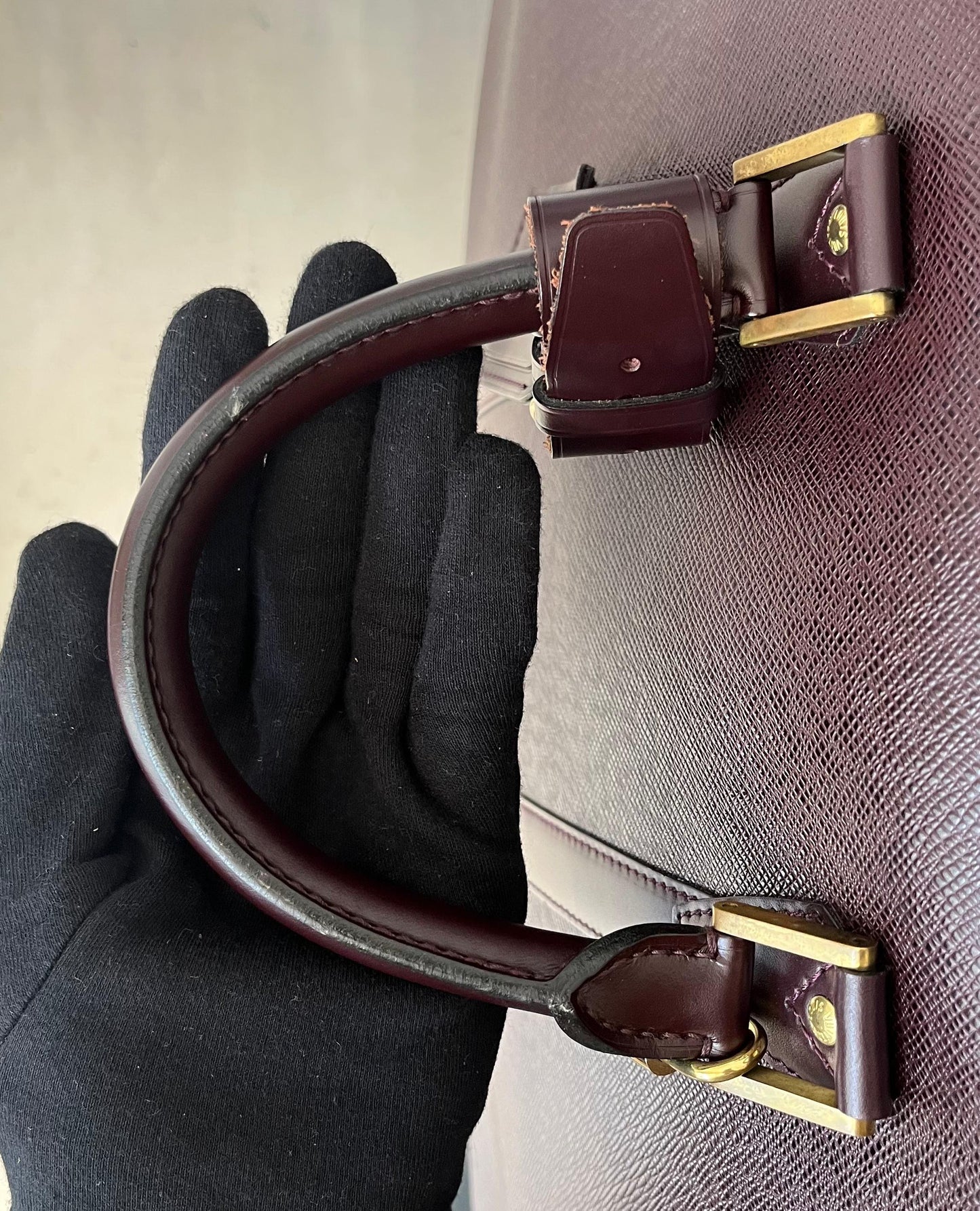 Louis Vuitton Helanga Taiga
