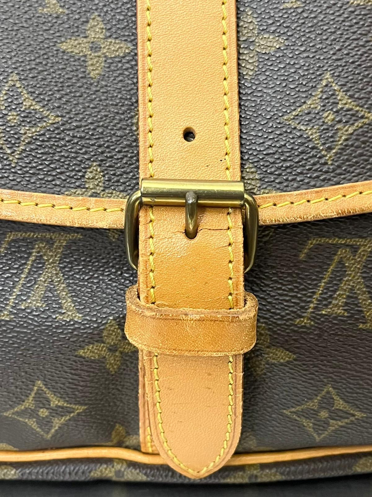 Louis Vuitton Saumur 35