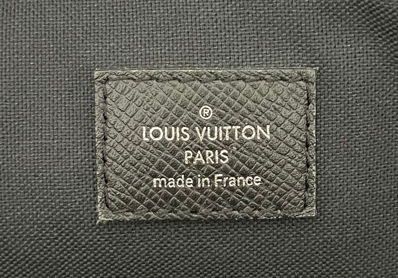Louis Vuitton Porte Documents Taiga