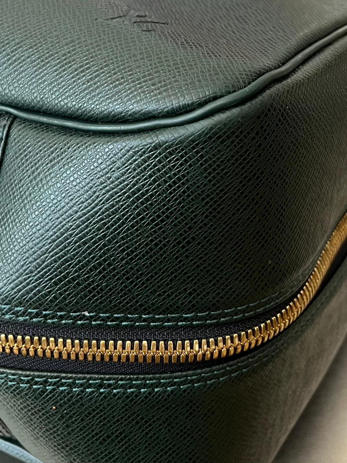 Louis Vuitton Helanga Taiga