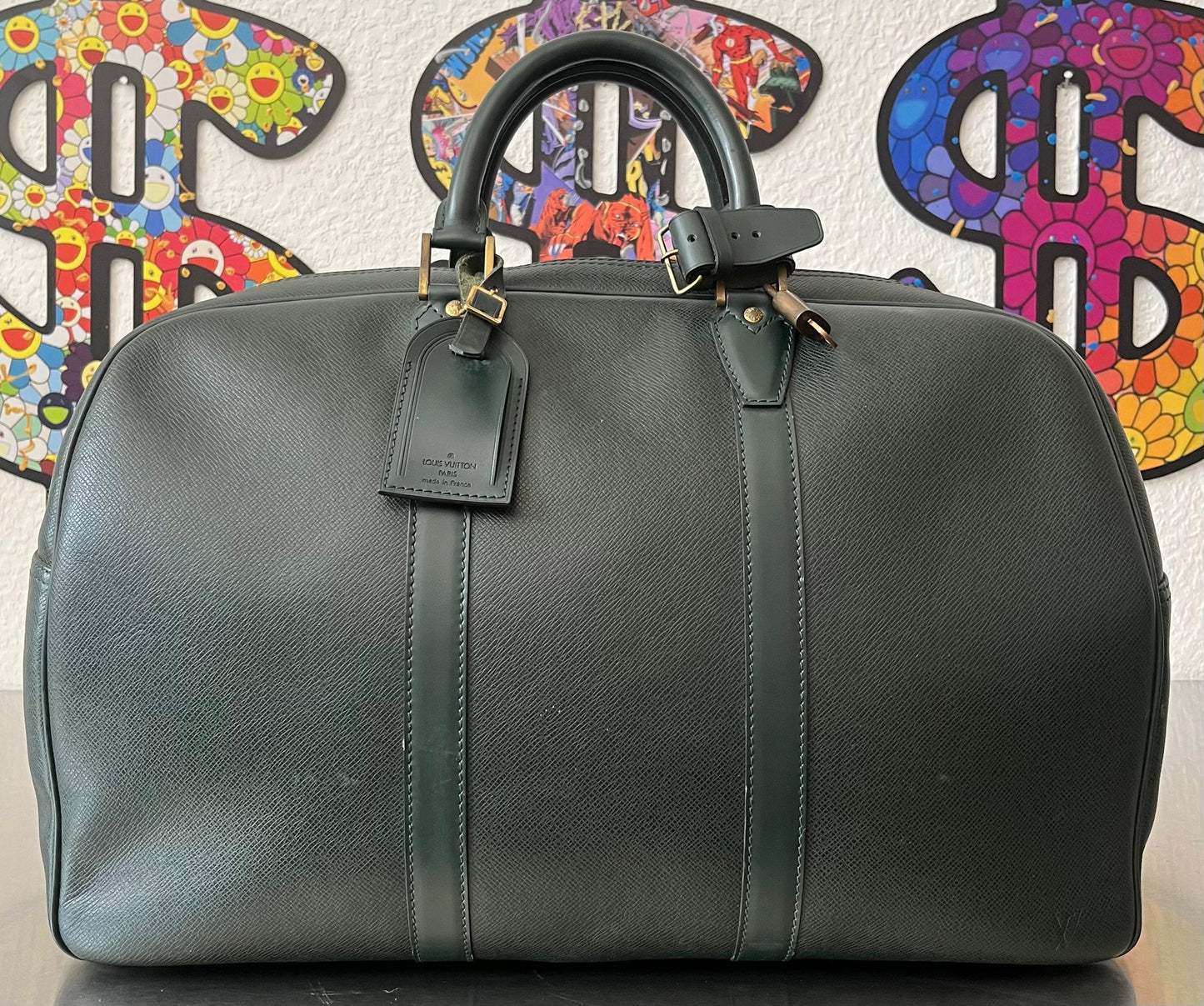 Louis Vuitton Kendall PM Taiga Leder