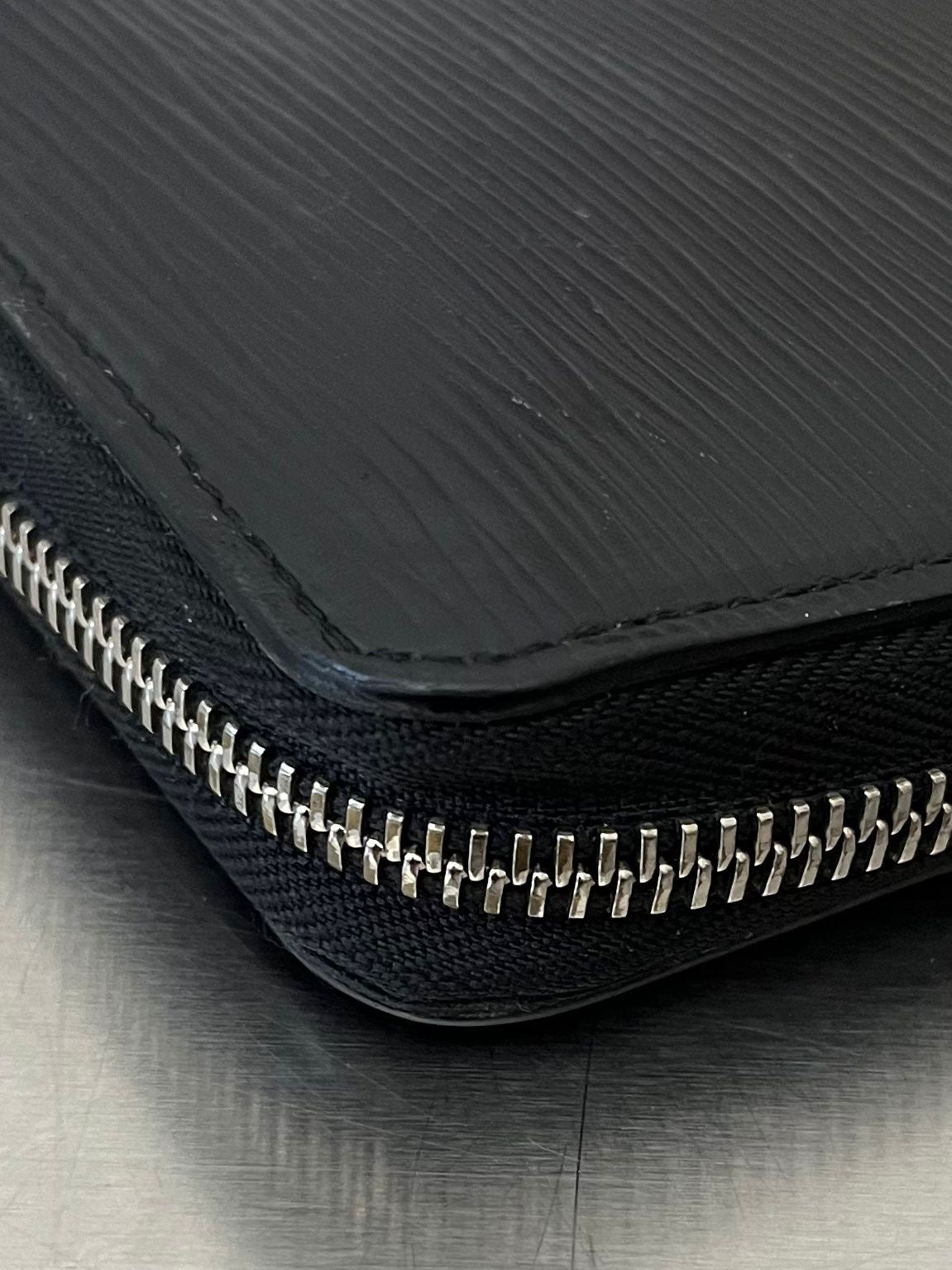 Louis Vuitton Zippy Organizer Epi