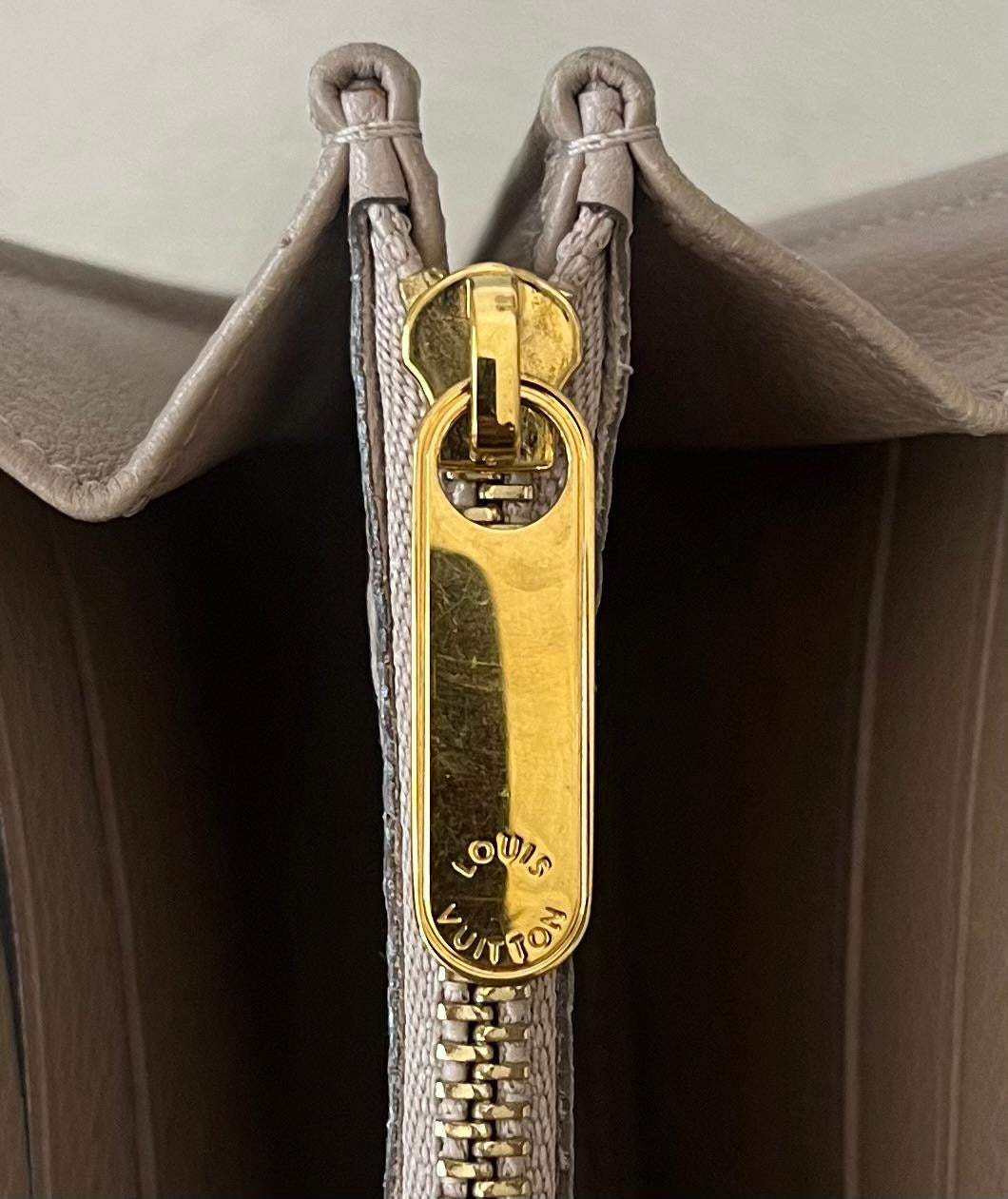 Louis Vuitton Amelia Mahina Leder