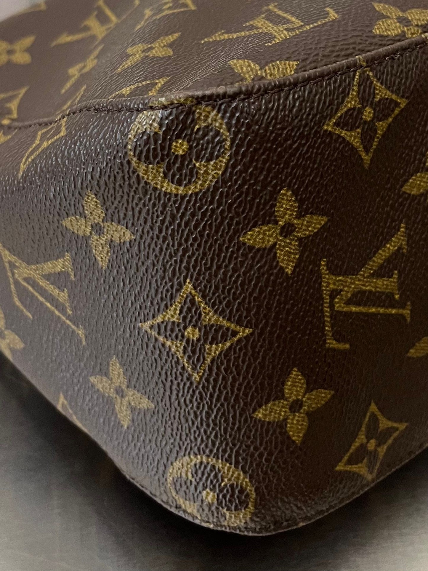 Louis Vuitton Looping MM