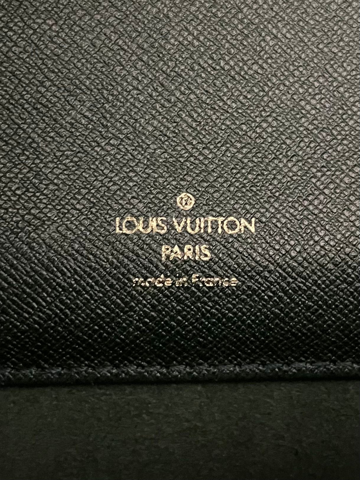 Louis Vuitton Serviette Kourad