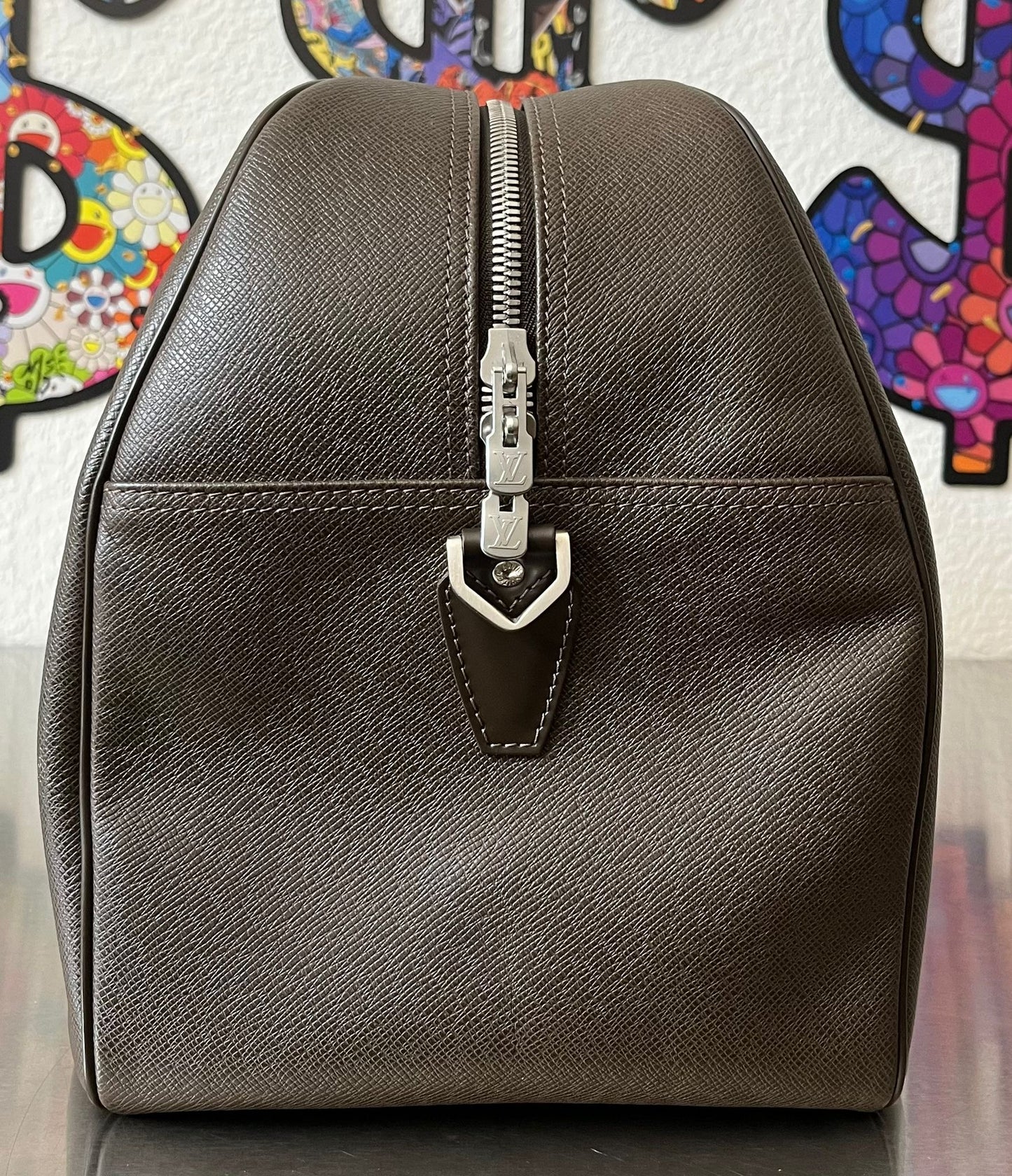 Louis Vuitton Kendall PM Taiga Leder