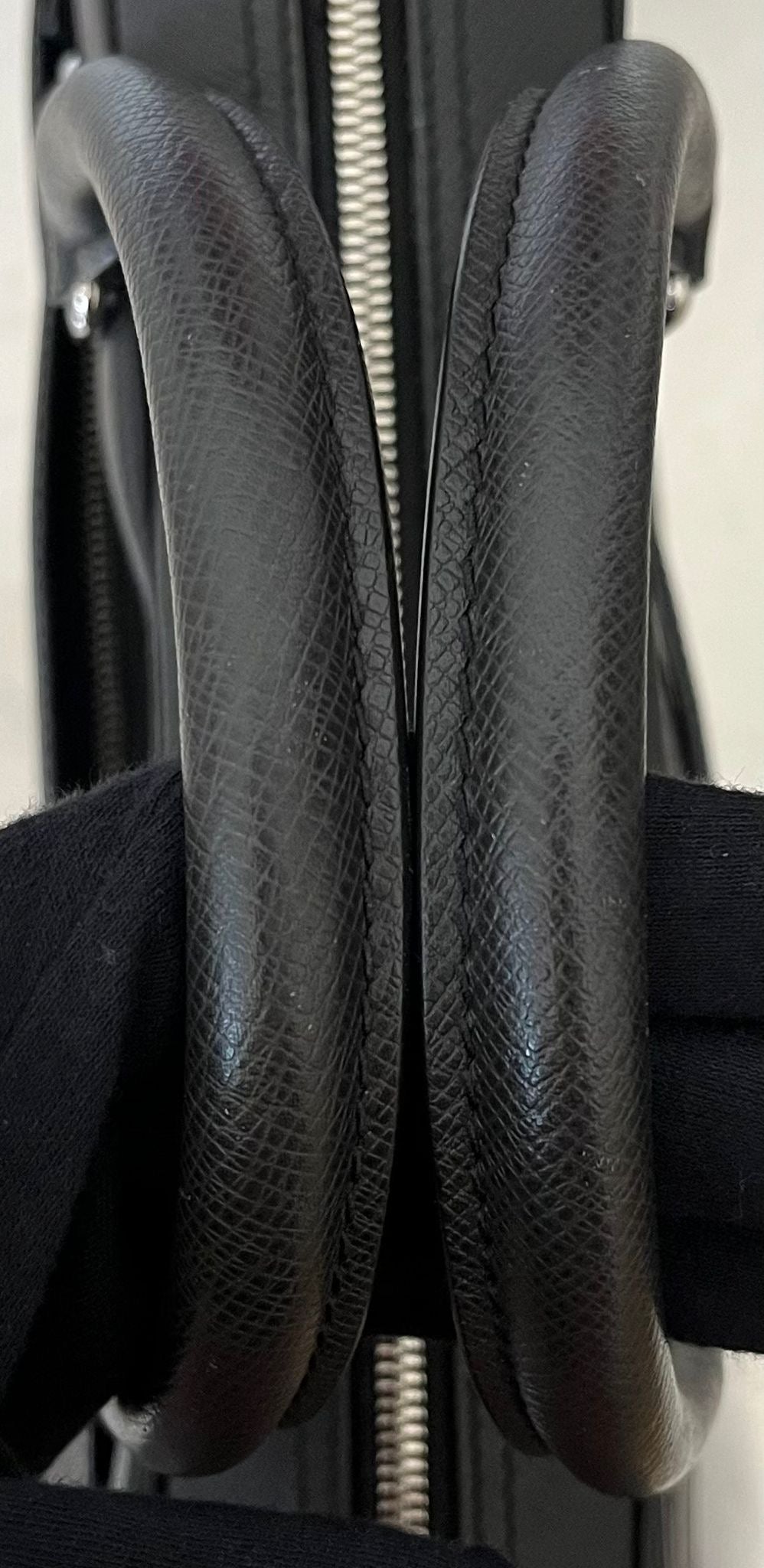 Louis Vuitton Porte Documents Taiga