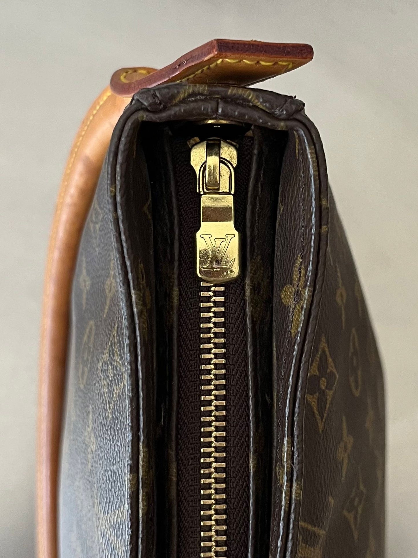Louis Vuitton Looping GM