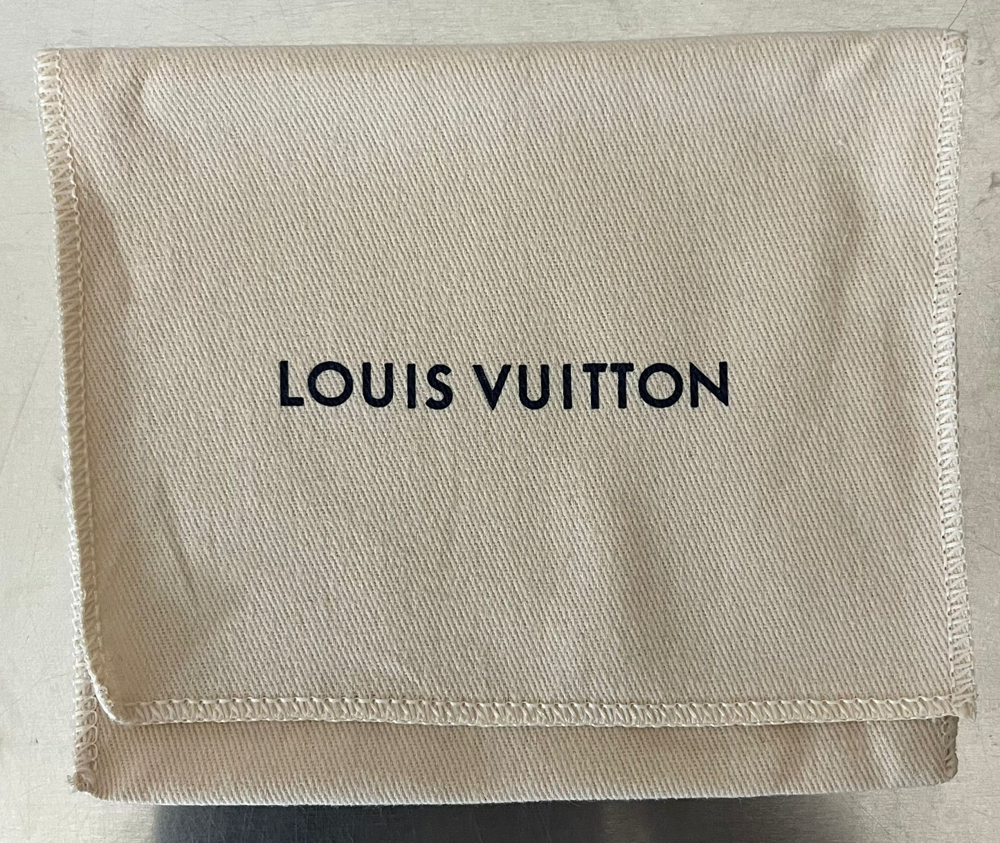 Louis Vuitton Zippy Vertical Coin Damier