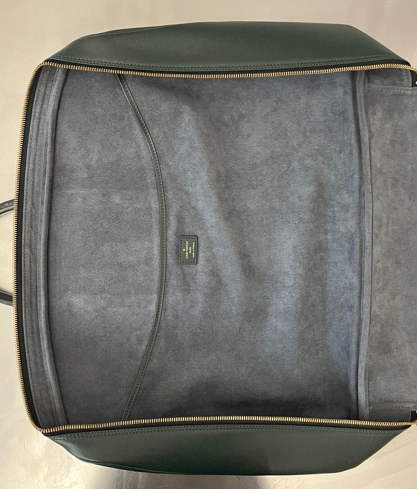 Louis Vuitton Helanga Taiga