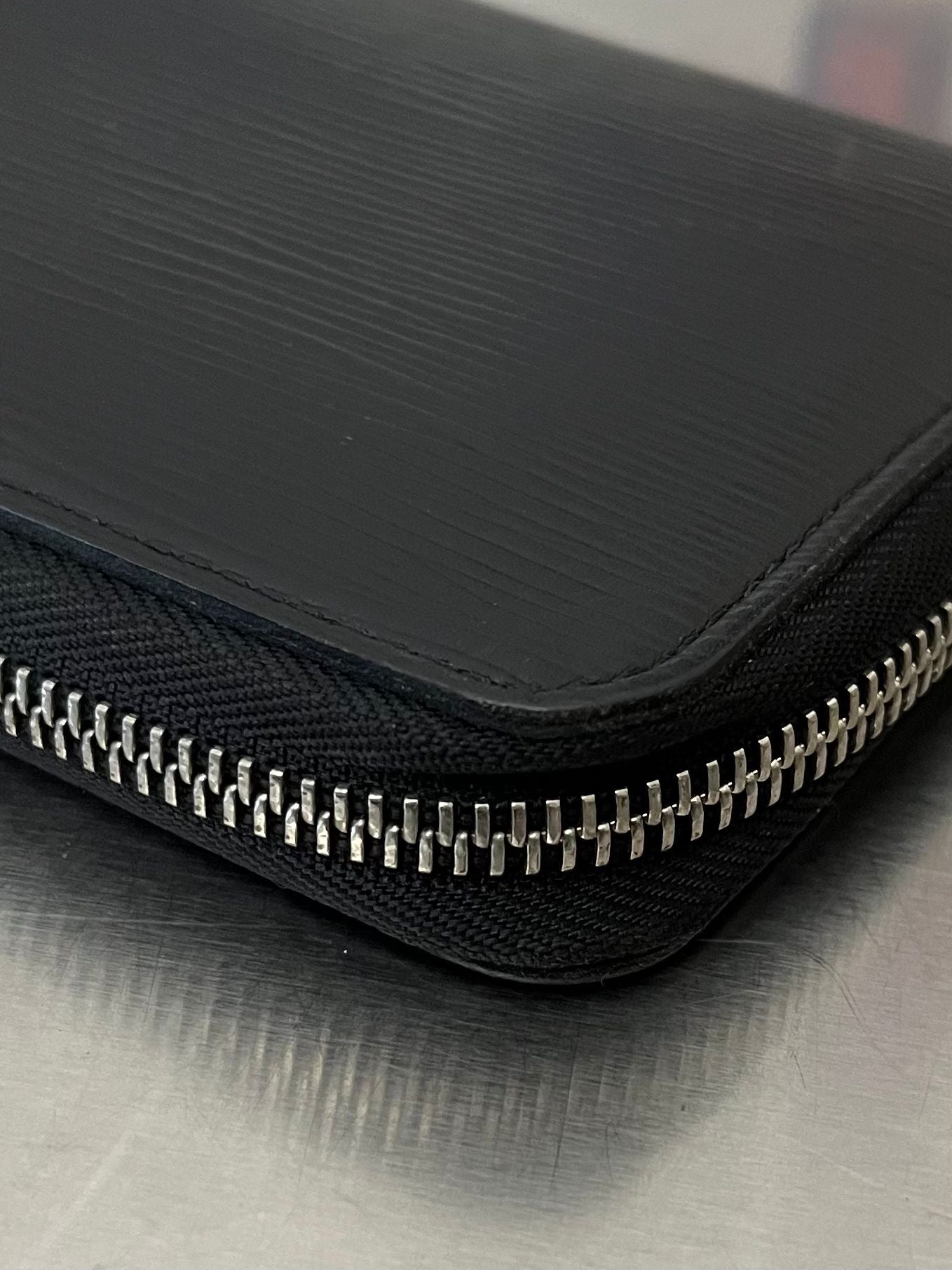 Louis Vuitton Zippy Organizer Epi