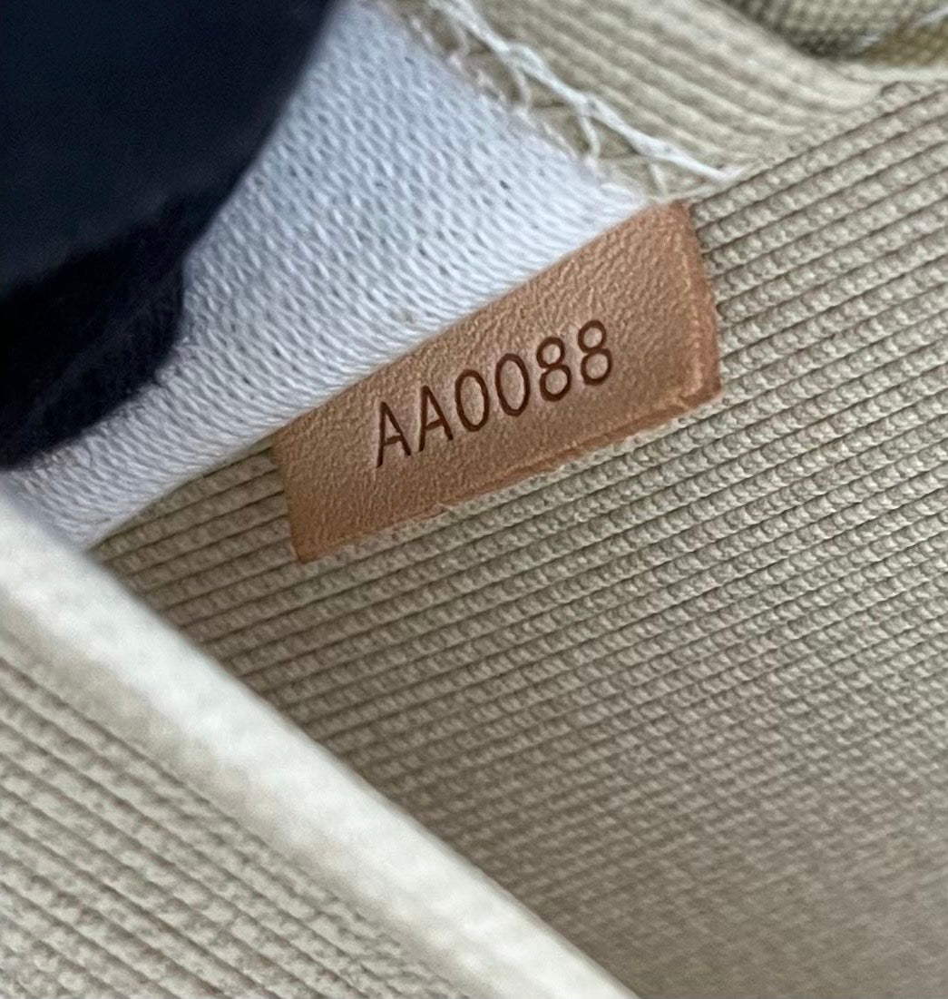 Louis Vuitton Sirius 55