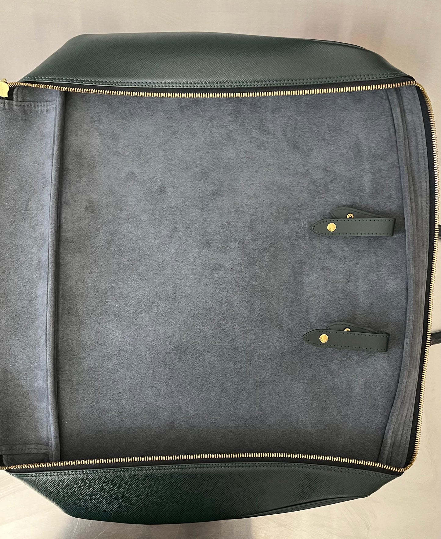 Louis Vuitton Helanga Taiga