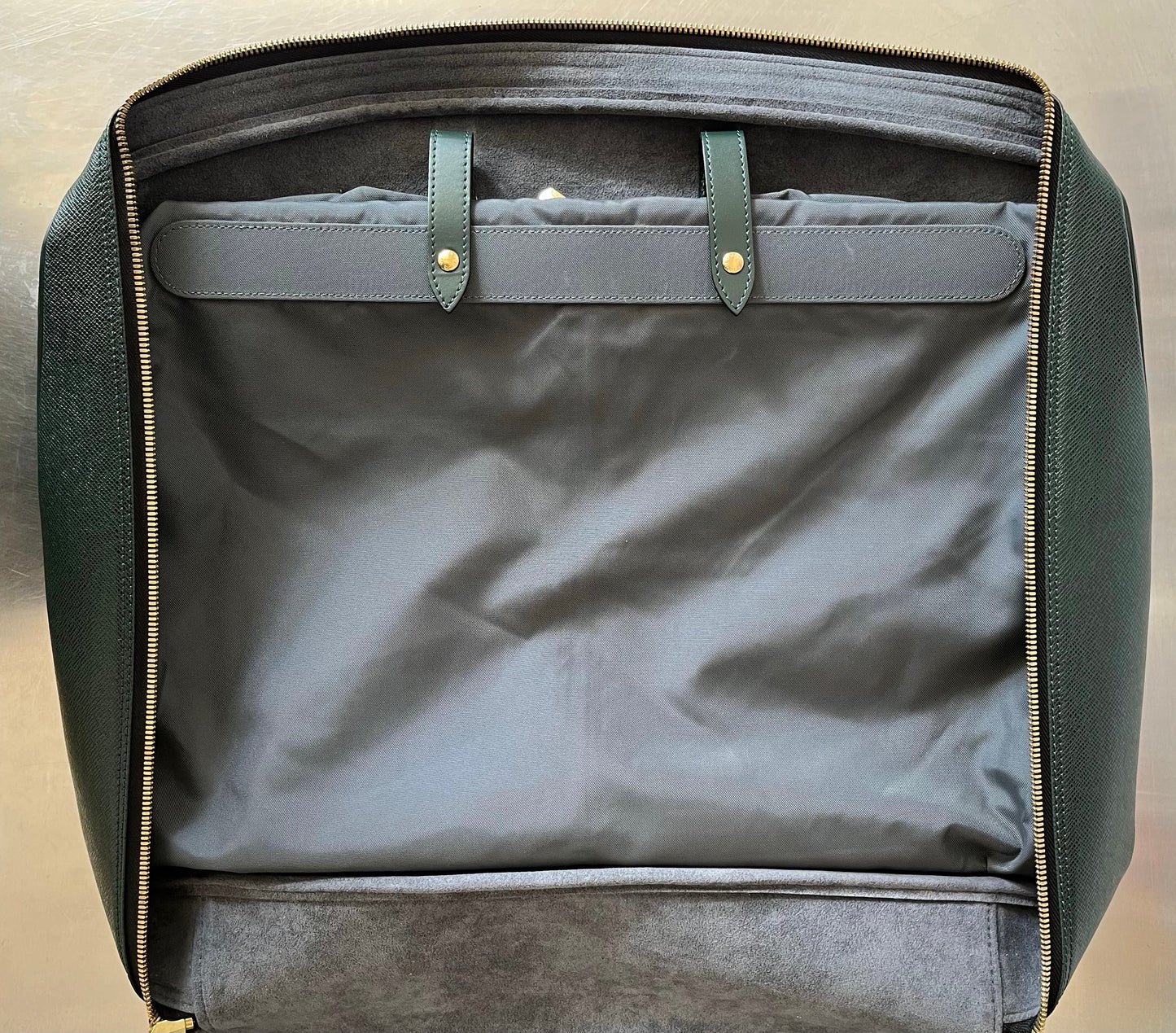 Louis Vuitton Helanga Taiga