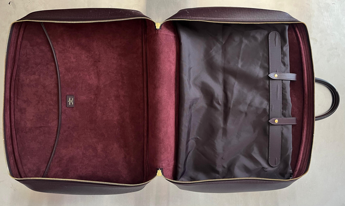 Louis Vuitton Helanga Taiga