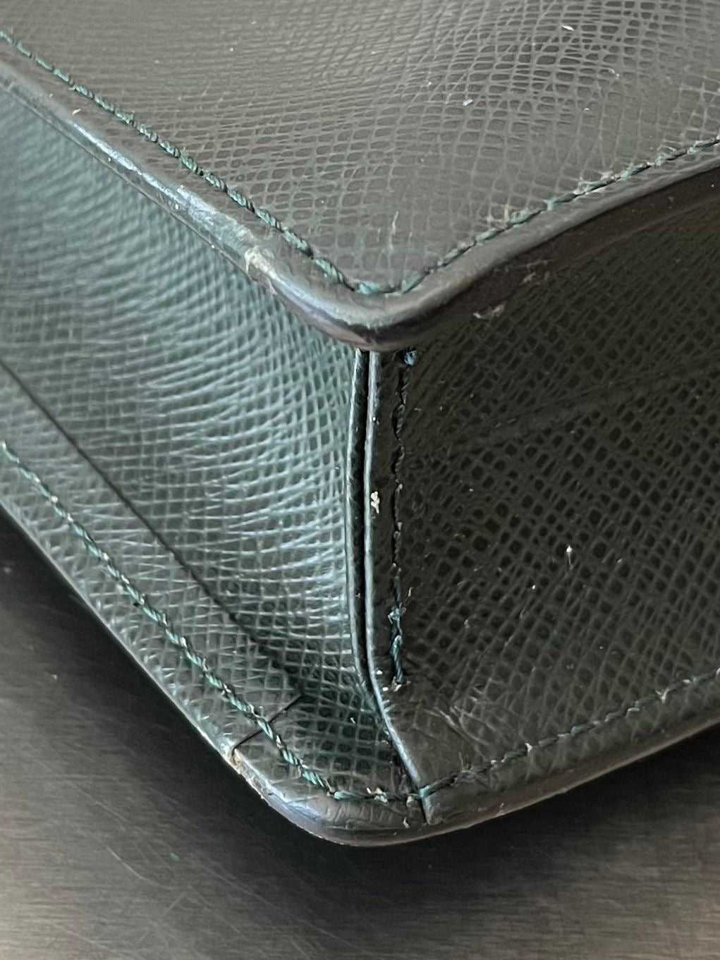 Louis Vuitton Serviette Kourad
