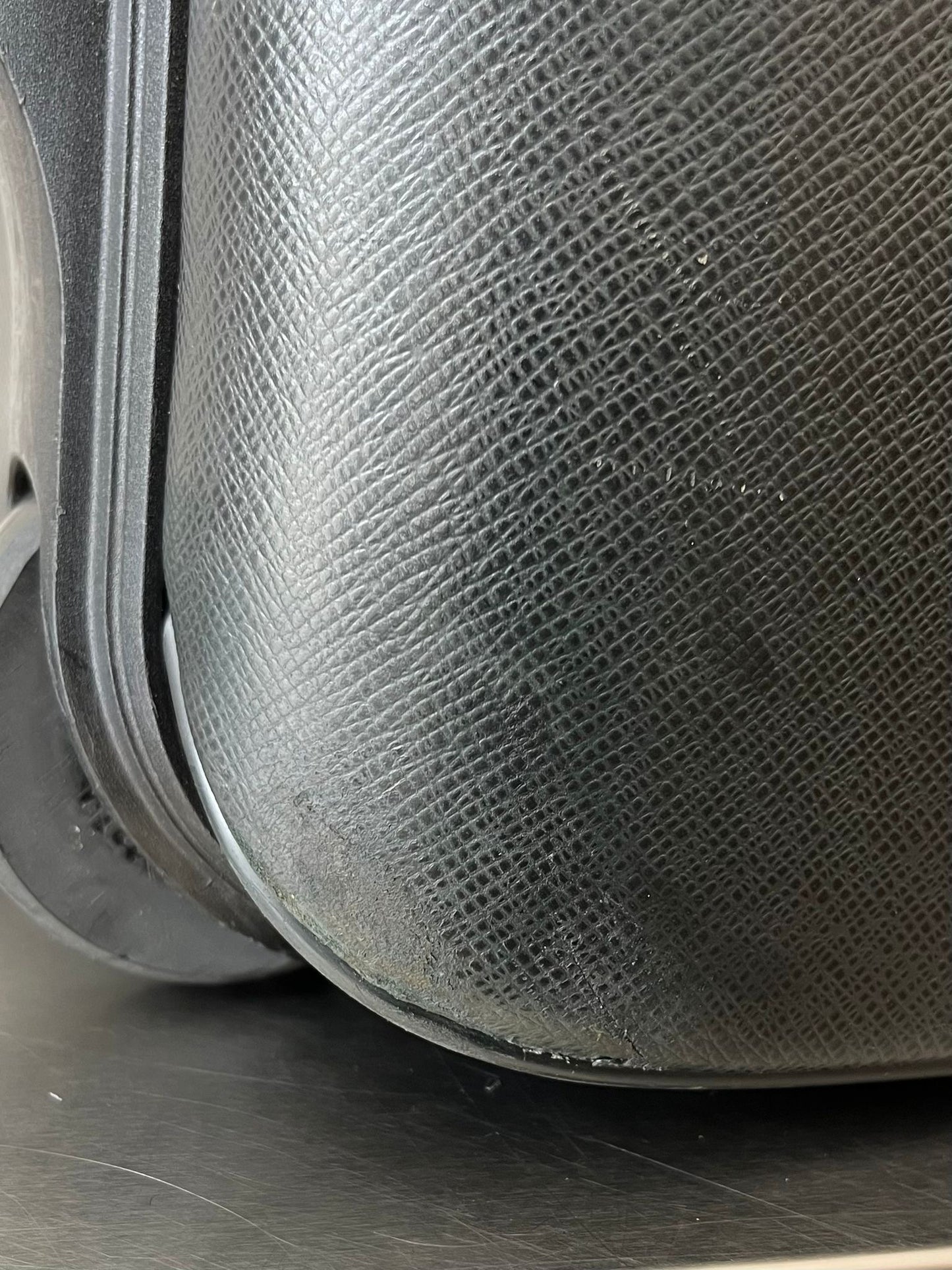 Louis Vuitton Pegase 50 Taiga