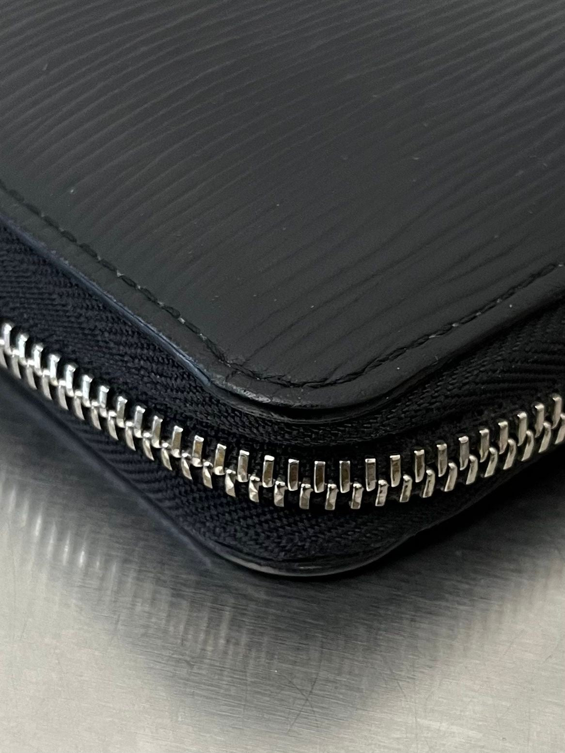 Louis Vuitton Zippy Organizer Epi