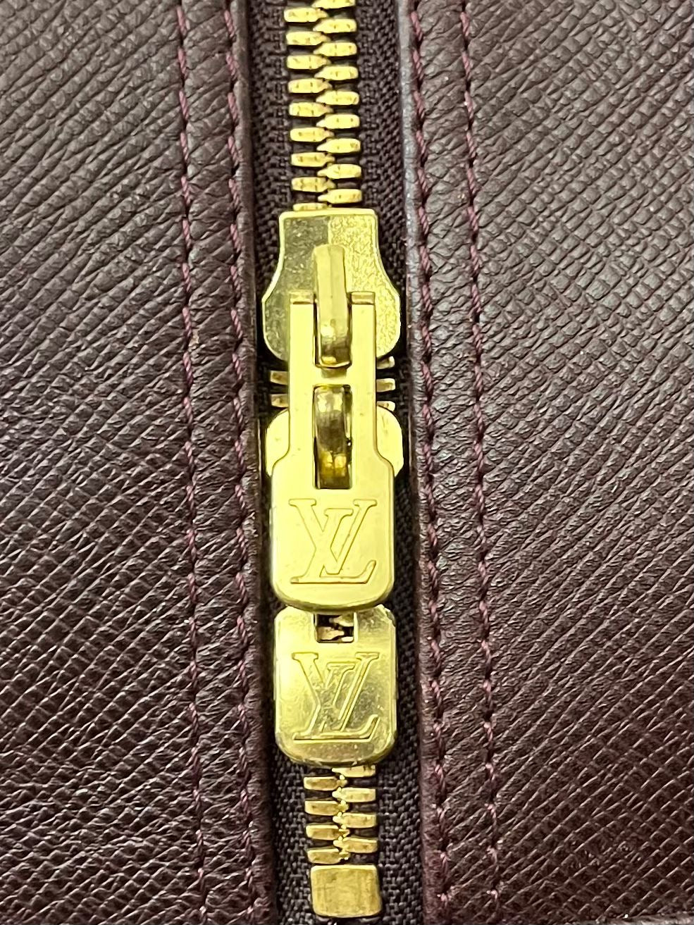 Louis Vuitton Kendall GM Taiga Leder