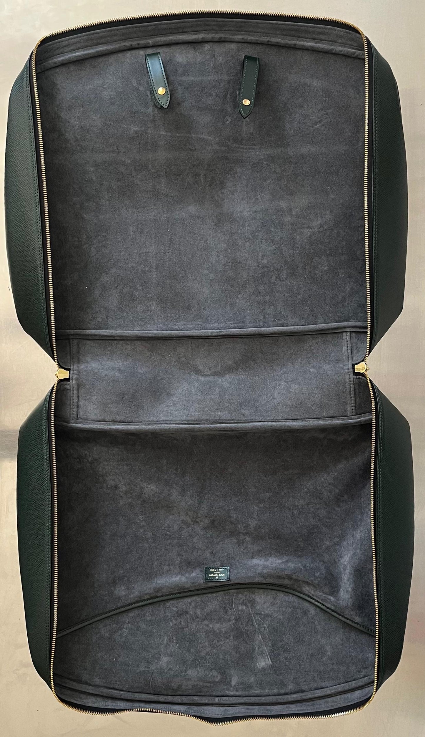 Louis Vuitton Helanga Taiga