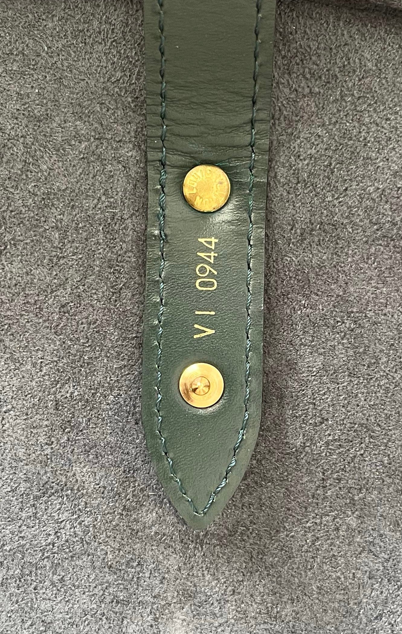 Louis Vuitton Helanga Taiga