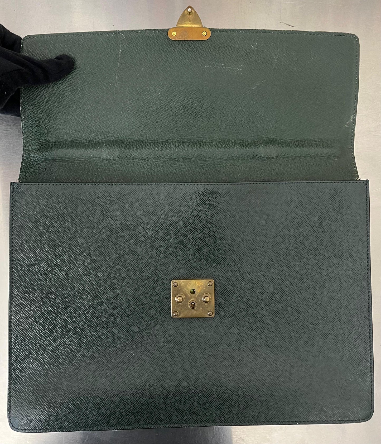 Louis Vuitton Serviette Kourad