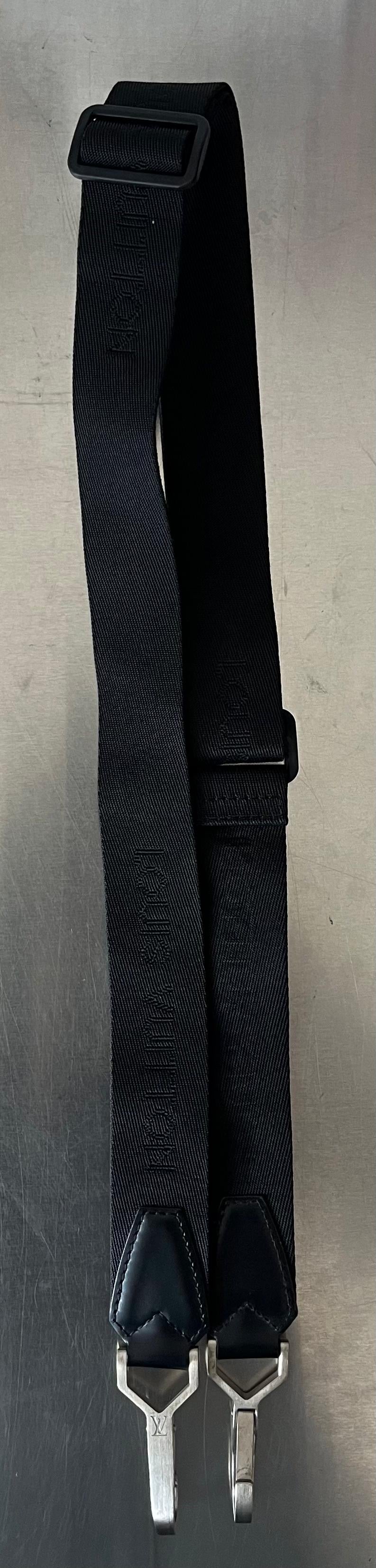 Louis Vuitton Kendall GM Taiga Leder