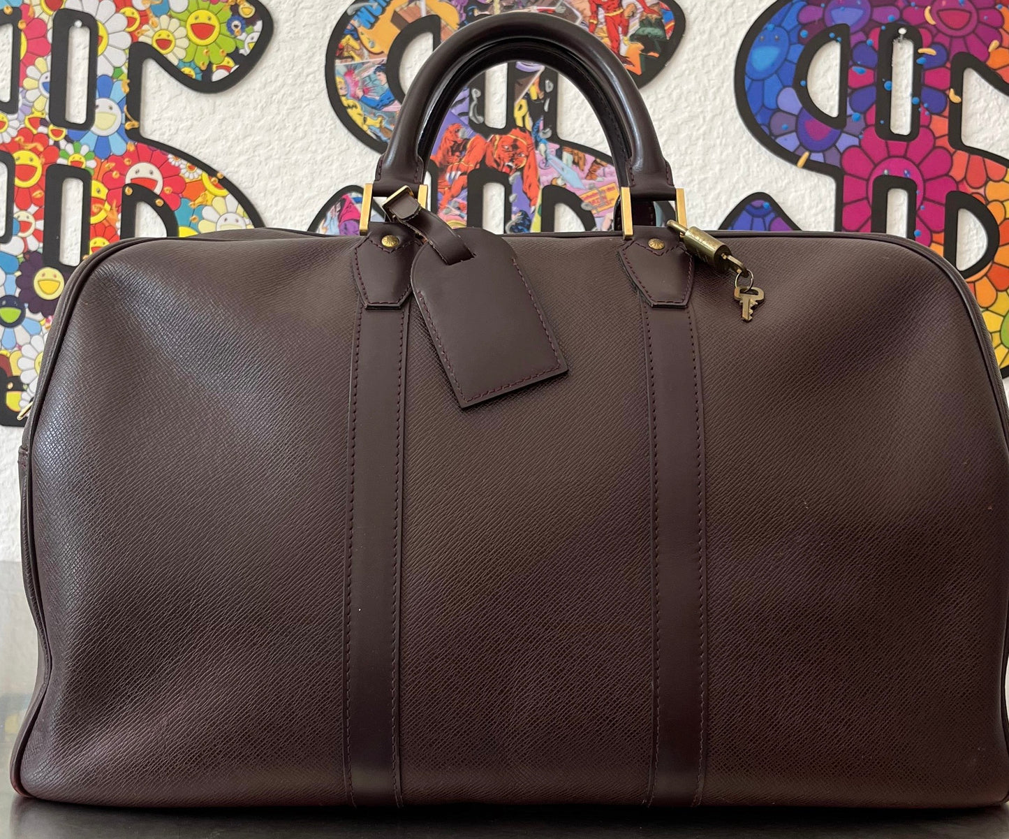 Louis Vuitton Kendall PM Taiga Leder