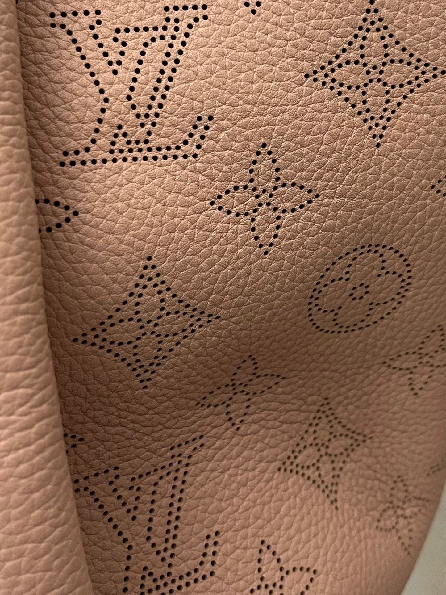 Louis Vuitton Haumea Magnolia Mahina