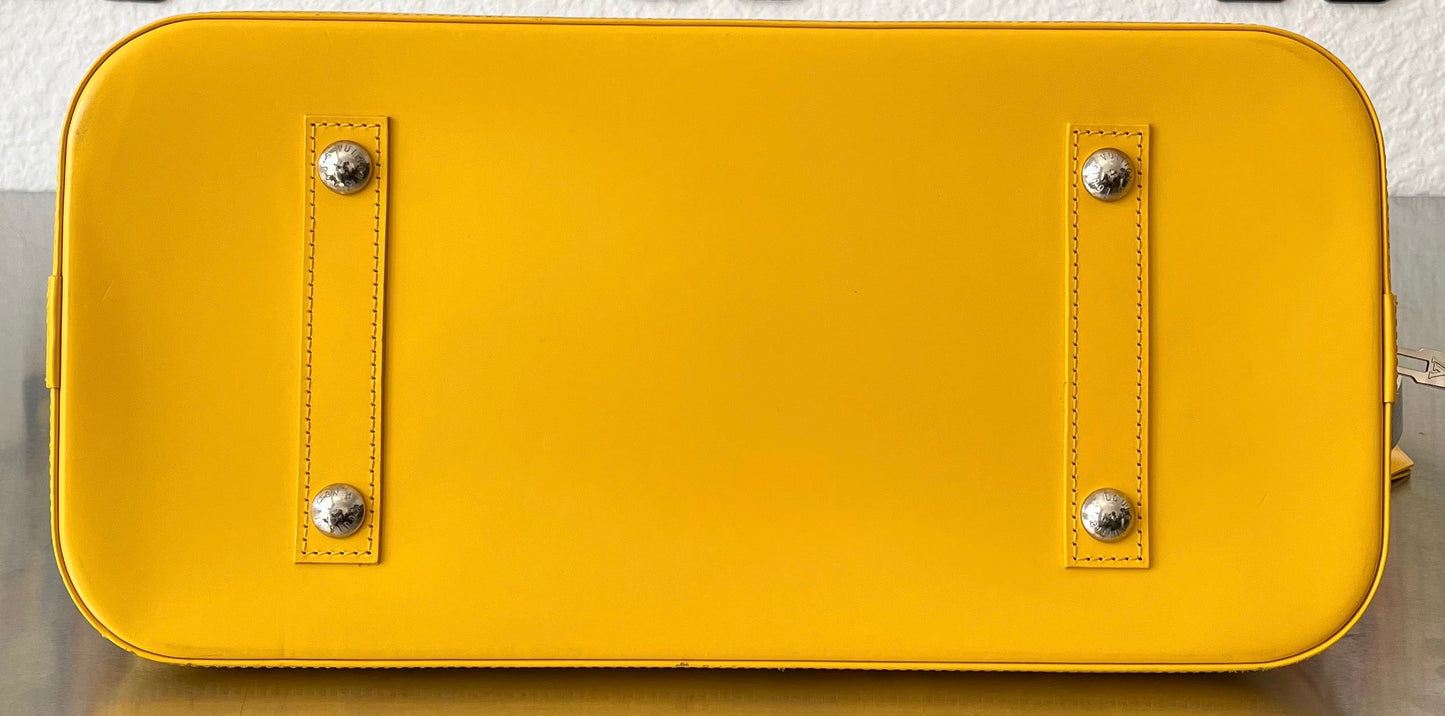 Louis Vuitton Alma GM Epi