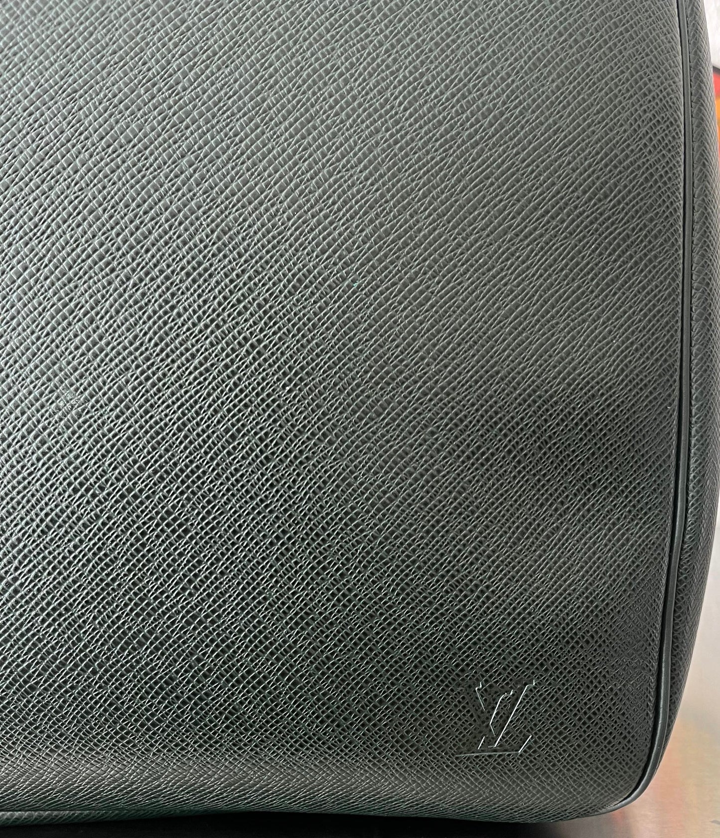Louis Vuitton Helanga Taiga