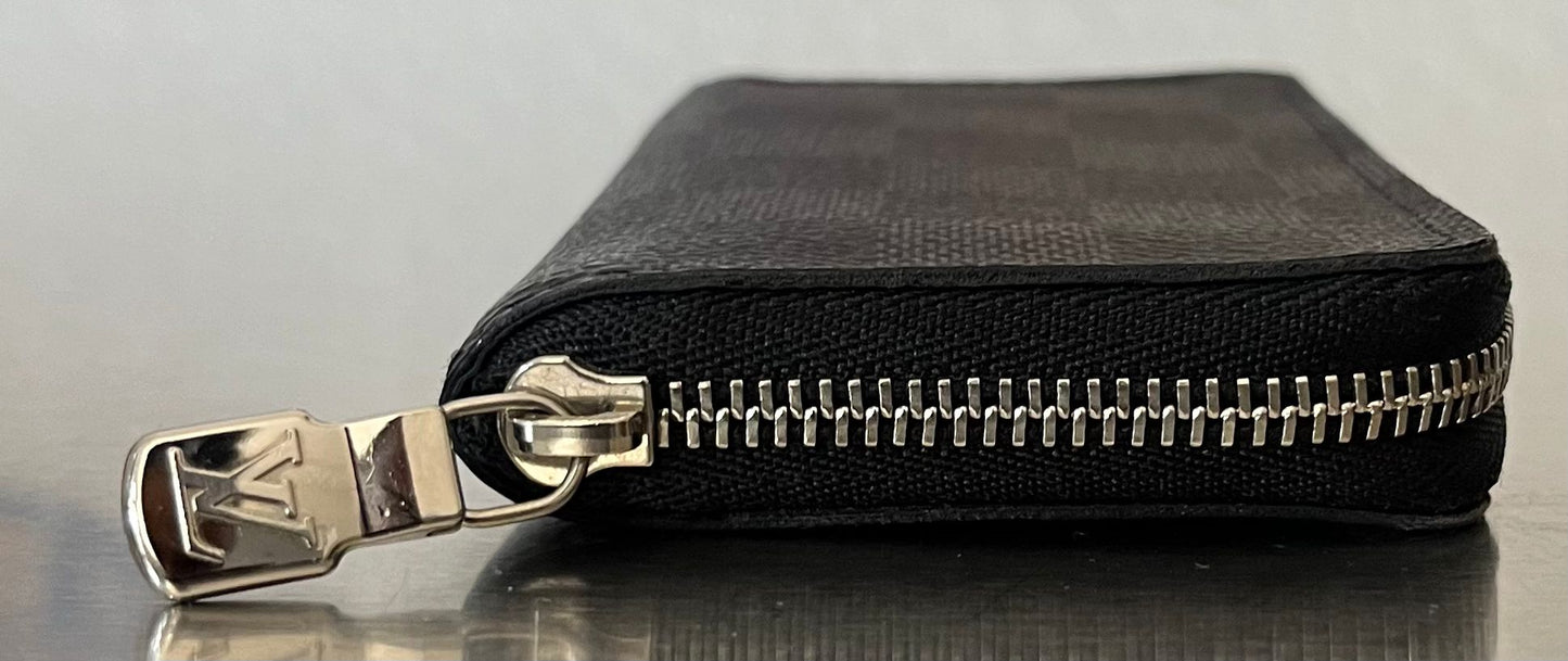 Louis Vuitton Zippy Vertical Coin Damier