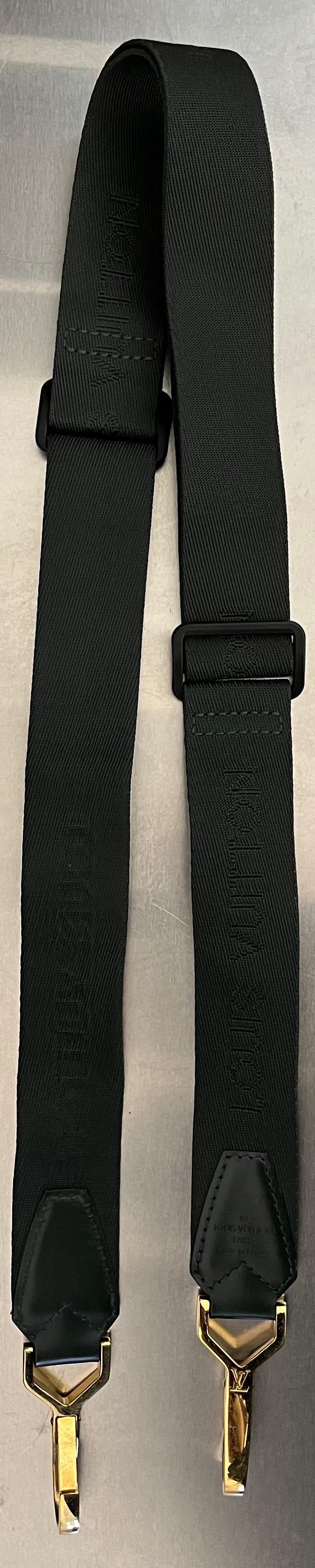 Louis Vuitton Kendall PM Taiga