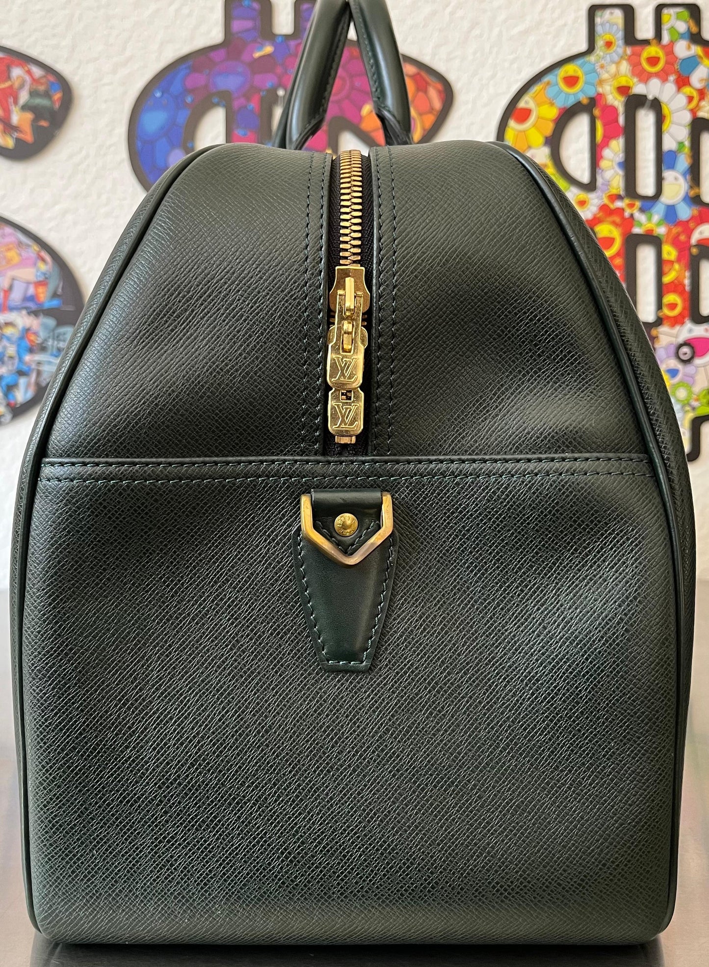 Louis Vuitton Kendall PM Taiga (Dunkelgrün)