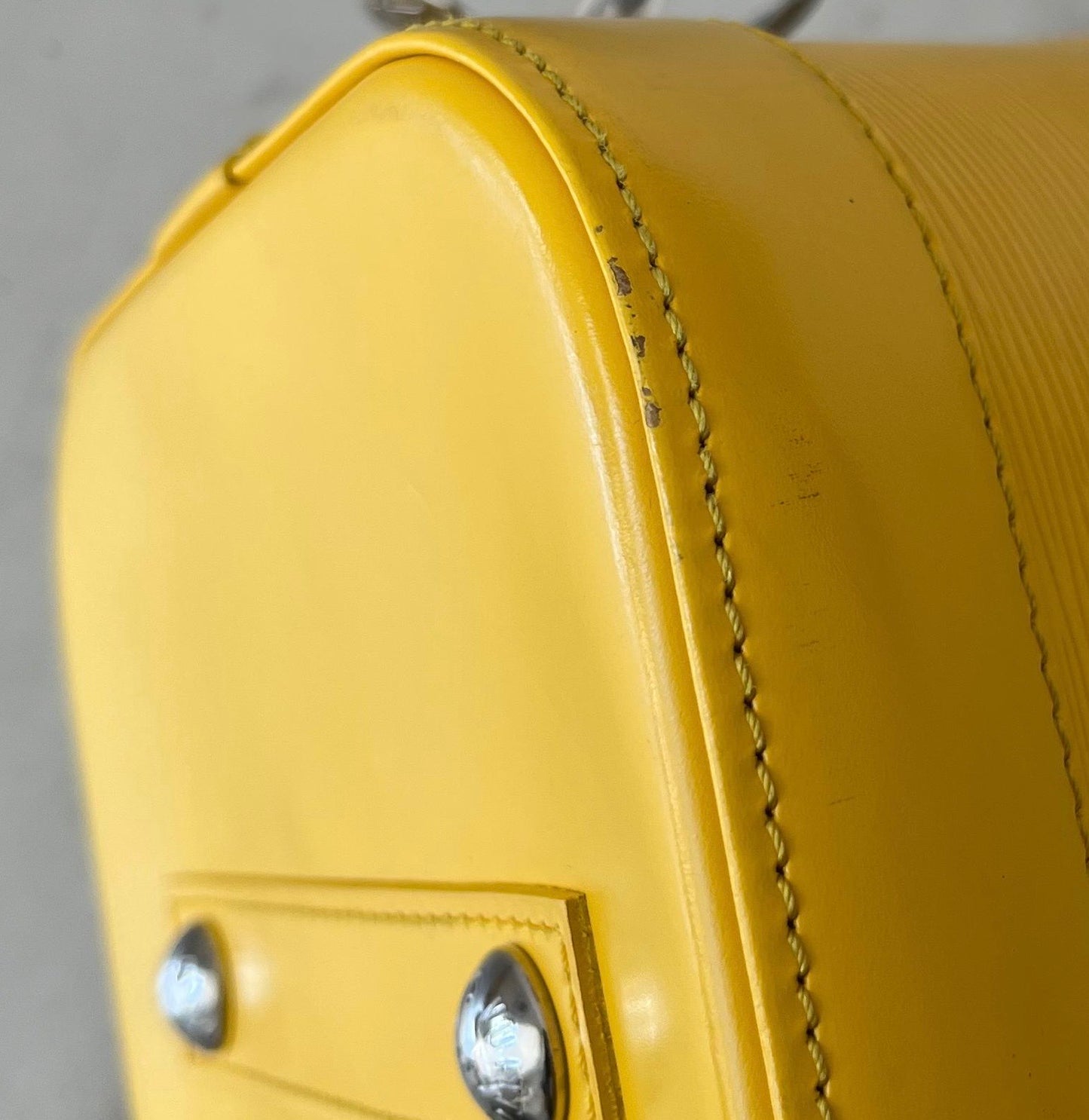 Louis Vuitton Alma GM Epi