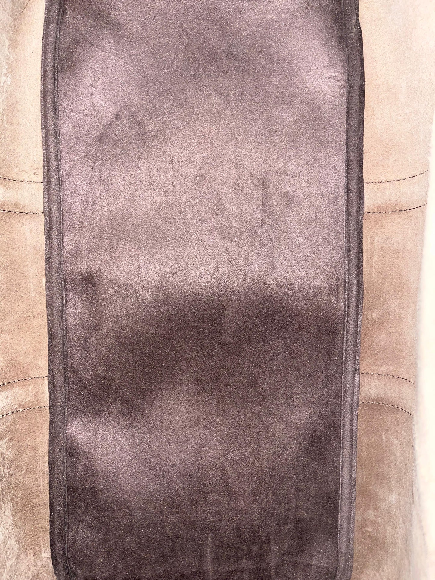 Louis Vuitton Kendall PM Taiga Leder
