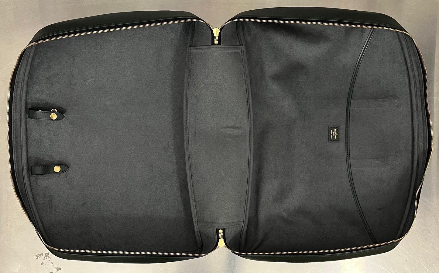 Louis Vuitton Helanga Taiga