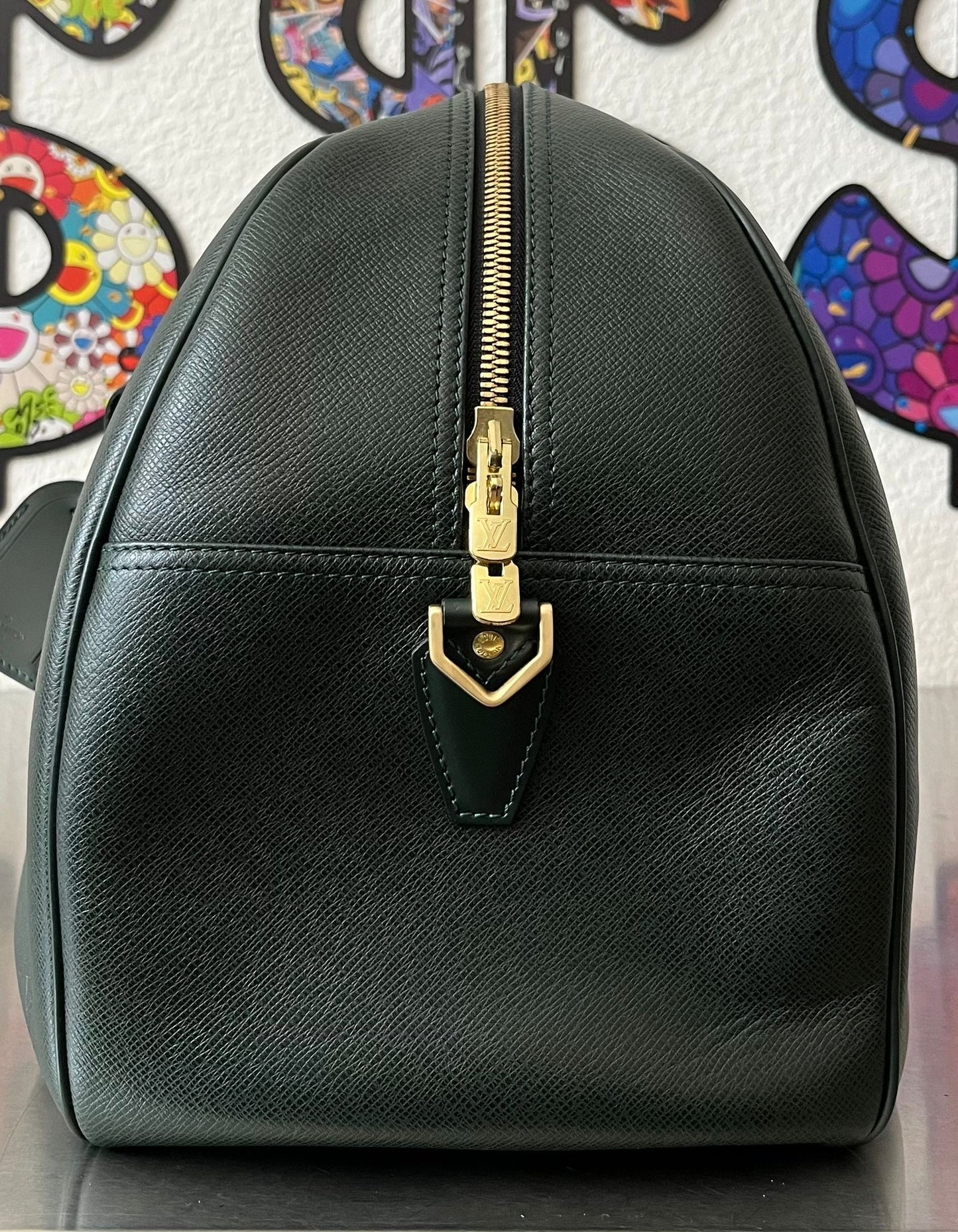 Louis Vuitton Kendall PM Taiga Leder