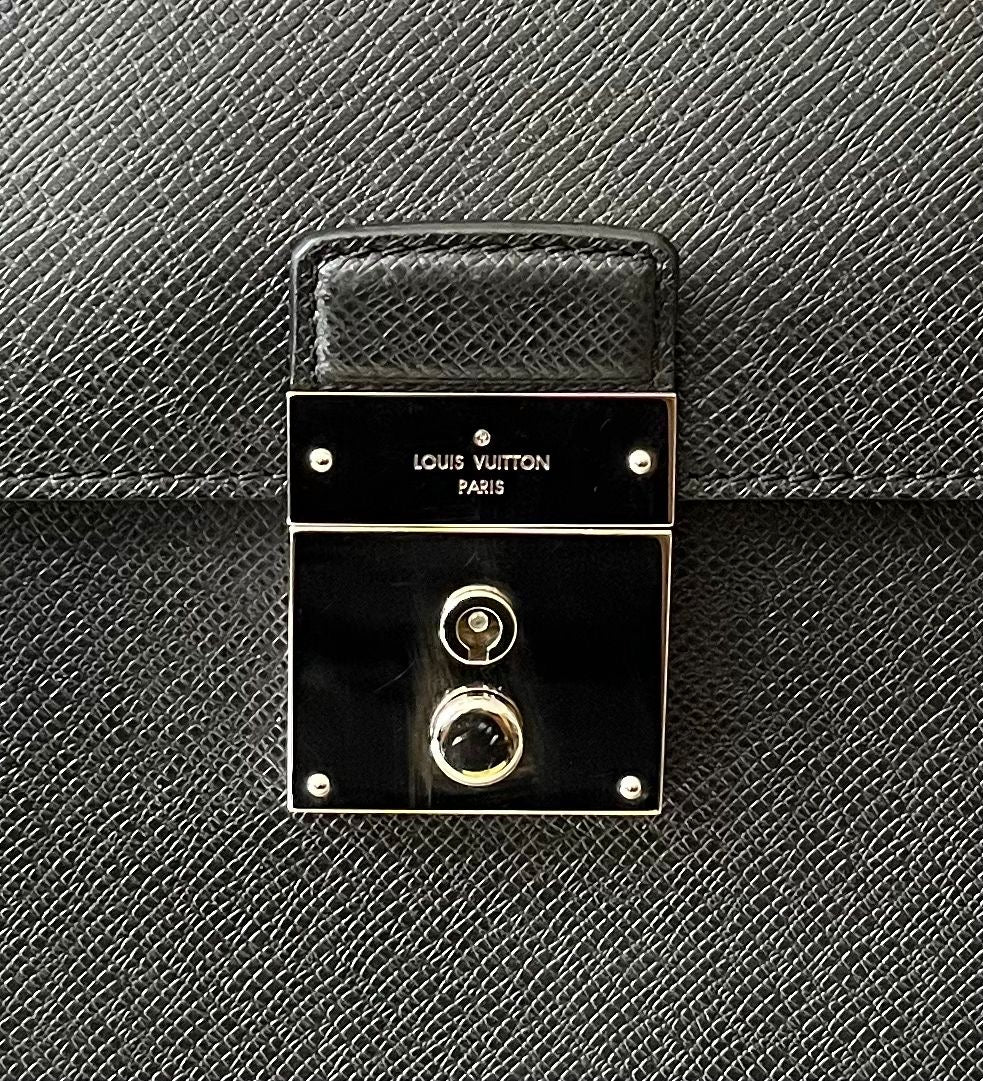Louis Vuitton Neo Robusto 2 Taiga